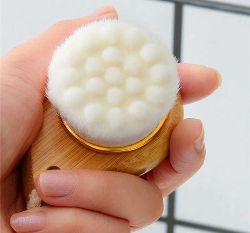 Facial Brush with Bamboo Handle - Comfortable home equipment